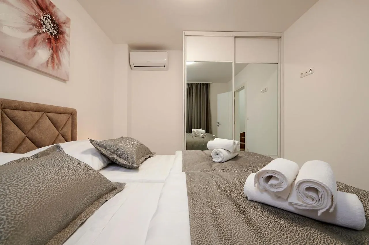 Apartment Gaby 3 Trogir 0*,